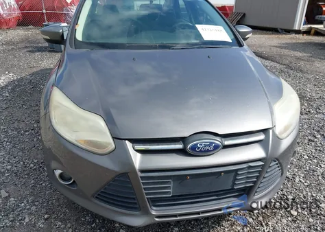 2013 Ford Focus Se из США, поврежденный, VIN 1FADP3F25DL381720